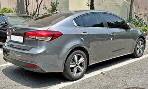 기아 더 뉴 K3 후측면