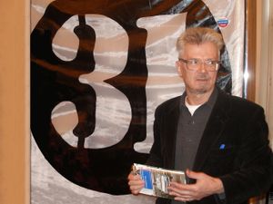 2010년 3월, 전략-31 배너 앞에서 리모노프