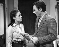 카렌 린 고니와 해치, 올 마이 칠드런에서