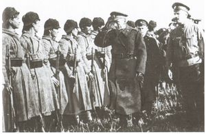 부대를 사열하는 콜차크 (1919년)