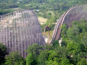 밴시는 2009년에 폐쇄된 후 3년 뒤 철거된 Son of Beast(사진)를 대체했다.