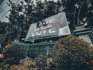 성 라 살 대학교 입구