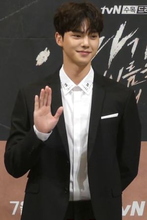 2019년 7월, 드라마 《악마가 너의 이름을 부를 때》 제작 발표회에서의 송강