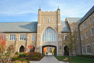 노트르담 로스쿨의 새로운 건물