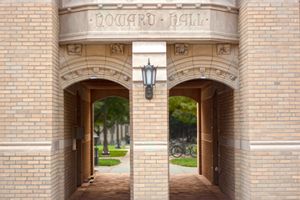 하워드 홀, 15개의 여자 기숙사 중 하나