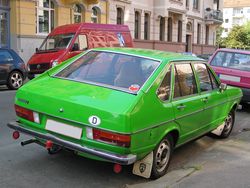 폭스바겐 파사트(전기형) 후측면