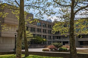 지구 및 우주 과학 건물