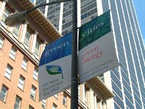 2005년 5월 샌프란시스코에 걸린 세계 환경의 날 표준 배너