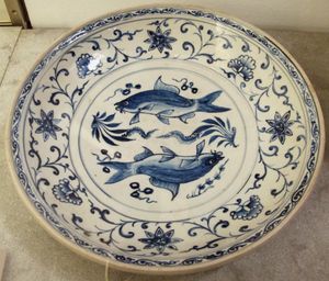 레 성종 치세에 제작된 쩌우더우(Chu Đậu) 청화 접시. 기메 미술관, 파리.