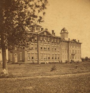 1882년 6월 17일 토네이도가 이 건물들을 파괴하기 전