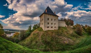 스타로스타 성의 요새 유적