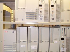 1998년 초 ibm.com을 실행하는 AIX RS/6000 네트워크 서버