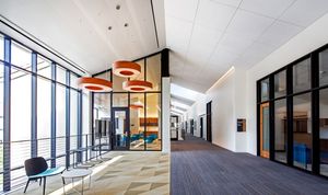 2015년에 개관한 에스텔라 연구소는 포모나의 물리학, 천문학, 수학 프로그램을 수용하고 있다.