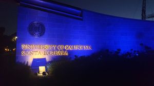 캘리포니아 대학교 샌타바버라 입구