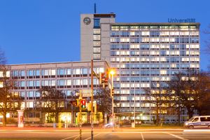 쾨니히스월터 광장}}의 콘티 타워