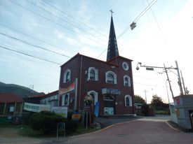 김홍도 목사는 1963년부터 1968년까지 상천교회 담임전도사로 부임하였다.(경기도 가평군 청평면 상천교회)