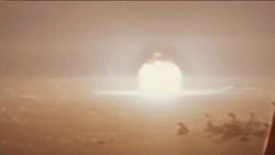 캐슬 로미오 실험 역시 예상치(4메가톤)를 훨씬 뛰어넘는 11메가톤의 위력을 기록하며 "폭주(runaway)" 현상을 보였다. 이는 미국에서 세 번째로 강력한 핵실험이었다. 로미오 "새우" 장치는 "농축된" 리튬이 아닌 천연 수소화 리튬에서 파생되었다.