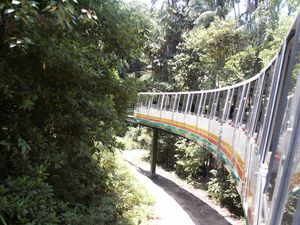 1982년부터 2005년까지 운행했던 이전의 센토사 모노레일 시스템