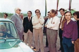 잔 파올로 달라라와 담소하는 엔초(바라노 데 메레가리)