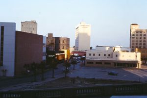 벤더스는 로케이션 헌팅을 위해 텍사스주 코퍼스 크리스티를 방문했다.