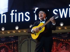 2014년 공연 중 존스