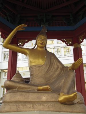 디그나가의 토론 자세 조각상