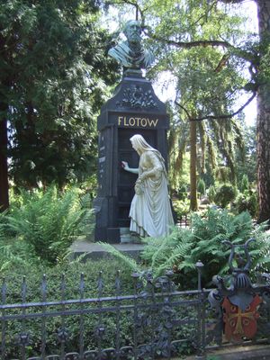 다름슈타트에 있는 플로토의 묘