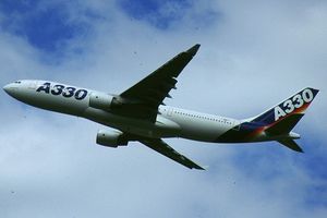 A330-200은 1997년 8월 13일에 초도 비행했다.