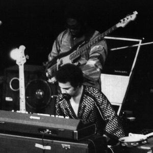 1978년 파리에서 공연하는 샘플