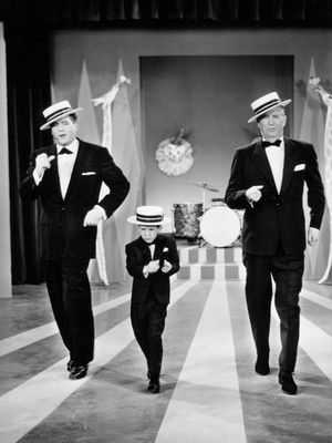 데시 아르나즈, 리처드 키스, 그리고 모리스 슈발리에, 루시-데시 코미디 아워의 한 에피소드 "루시 멕시코에 가다"(1958)