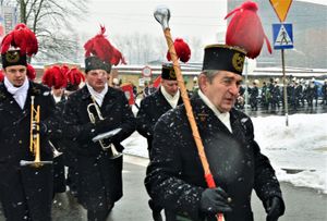 바르보르카}}, 실레지아의 피에카리 실롱스키에에서 열리는 성 바르바라 광부 퍼레이드