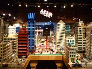 2014년 레고랜드 캘리포니아에서 공개된 영화의 실사 세트