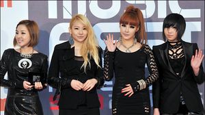 2011년 2NE1.