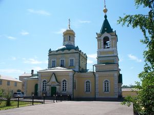 도시의 주요 중재 교회. 1914년에 지어졌으며, 혁명과 공산주의 시대를 거쳐 살아남은 이 지역의 몇 안 되는 교회 중 하나이다
