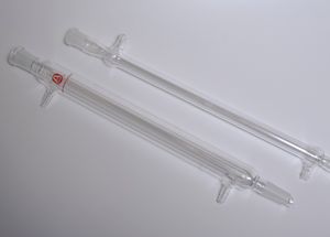 현대식 리비히 냉각기(왼쪽)와 웨스트 냉각기(오른쪽)