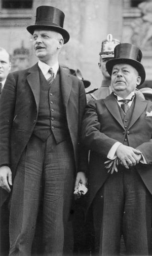 에베르트(오른쪽)와 빌헬름 쿠노 수상 (1923)