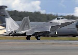 엘멘도프에 배치된 40대의 F-22A 랩터 중 첫 번째 기체.