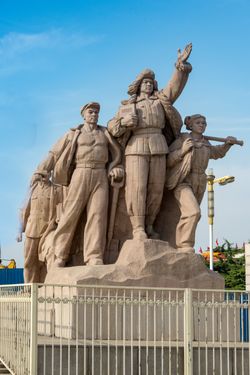 마오쩌둥의 동상