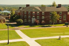 브리지스 하우스, 프레데릭턴 캠퍼스