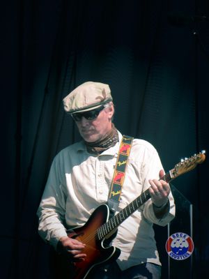 2012년 5월 Hangout Music Festival에서 윈우드