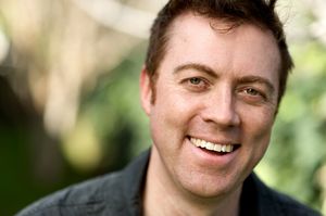 감독이자 공동 작가인 코리 에드워즈.