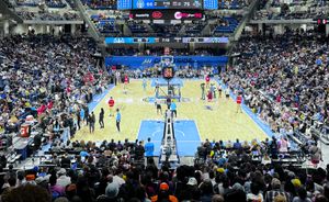 윈트러스트 아레나는 WNBA 팀인 시카고 스카이의 홈 구장이다.