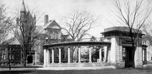 1909년 오벌린 행정 건물인 피터스 홀