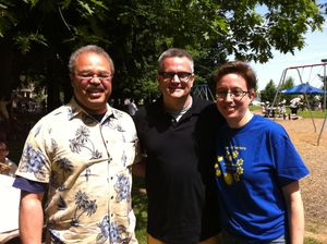 포틀랜드 선데이 파크웨이 행사에서 포틀랜드 시장 샘 아담스 및 동료 주 하원의원 루 프레데릭과 함께한 코텍