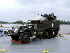 M16 다연장총 탑재차량에 장착된 M45 쿼드마운트