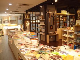 가톨릭회관 서적성물센터 실내