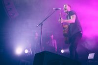 모리슨이 독일 콘서트에서 공연하고 있다