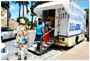 브라질 페르남부쿠주 올린다의 이동 도서관
