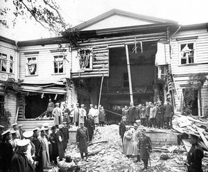 암살 시도 이후 스톨리핀의 나무 별장. 3분의 1이 폭파되었다.