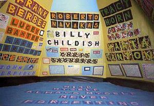 트레이시 에민 (1995)의 'Everyone I Have Ever Slept With 1963–1995'. 작품의 내부 모습.